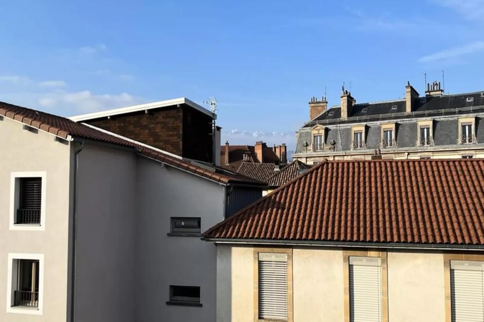 Le T2 Lumineux En Hyper-centre Pi&eacute;ton 🌞-Buitenkant zomer