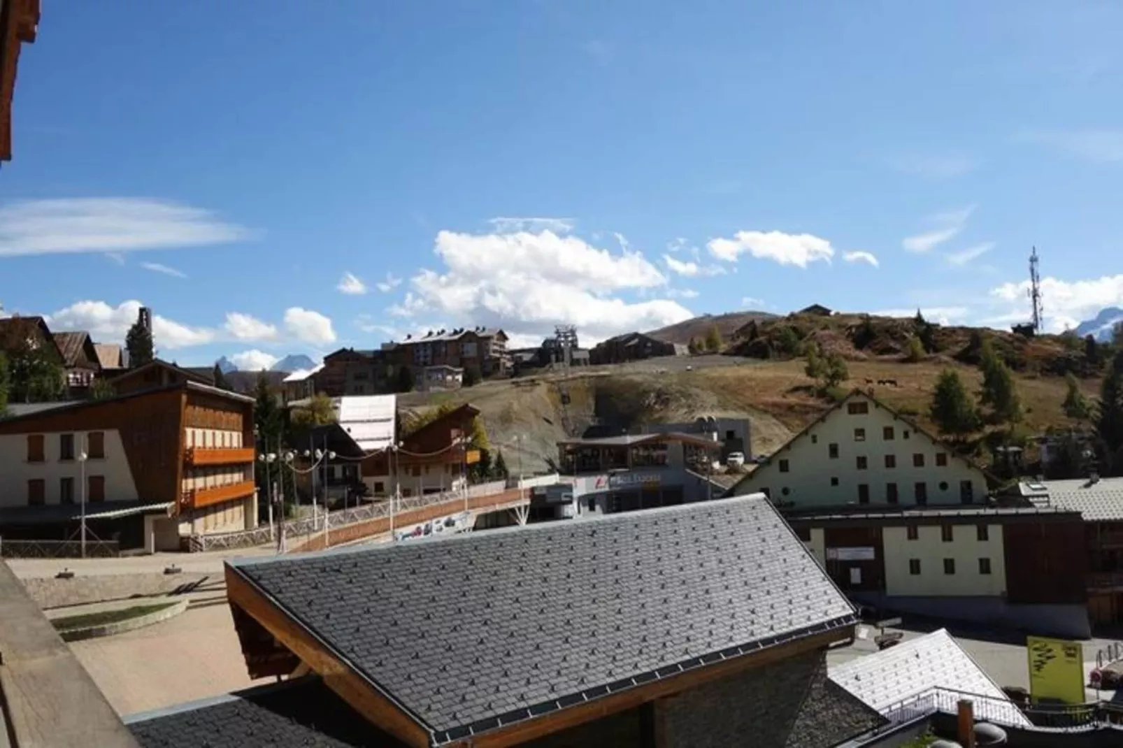 Résidence Maison De L'alpe-Buitenkant zomer