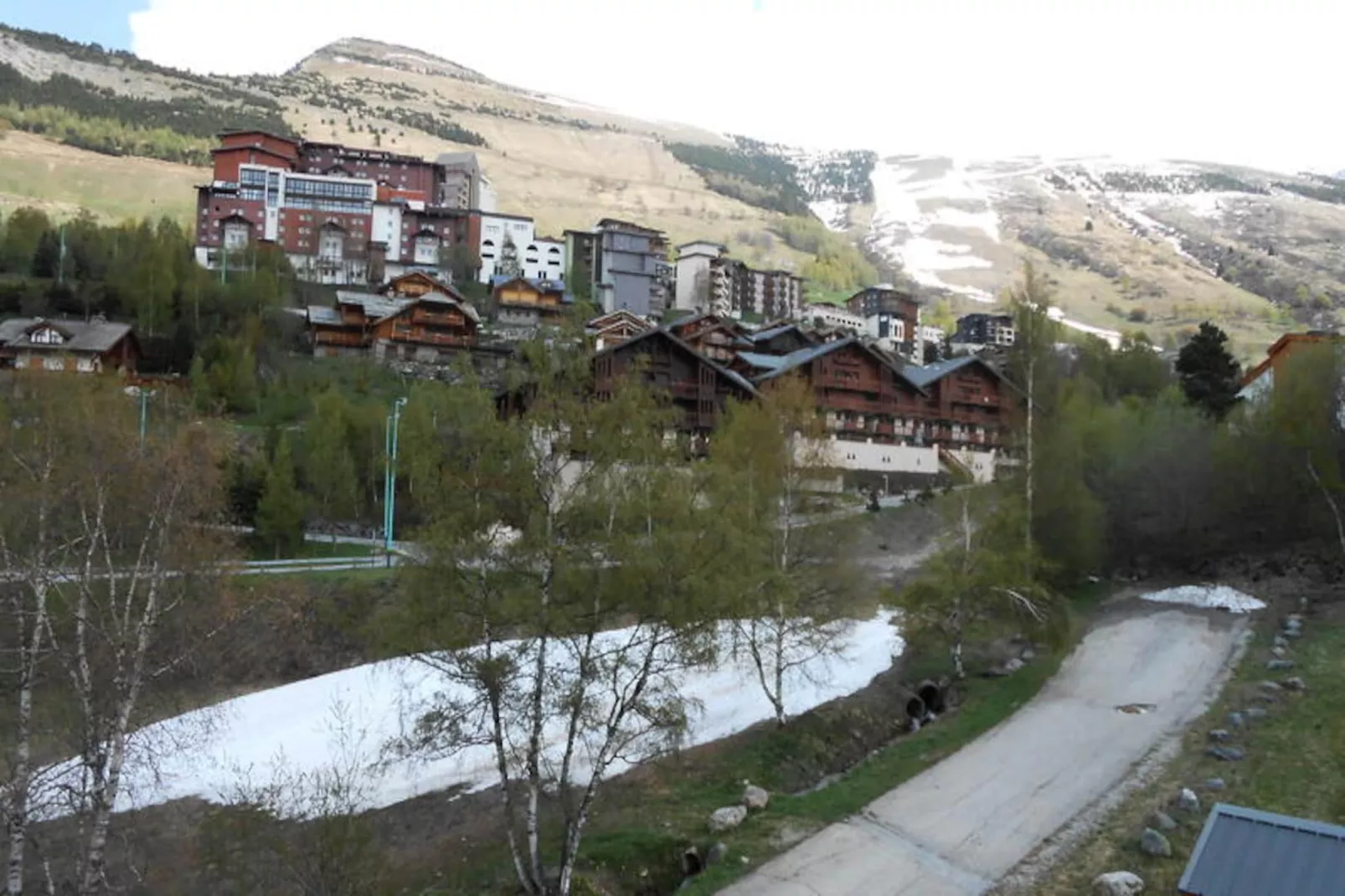 Chalet D'or D-Image-tags.