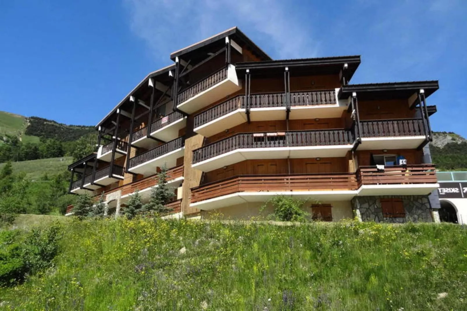 Résidence Ecrins 7-Buitenkant zomer