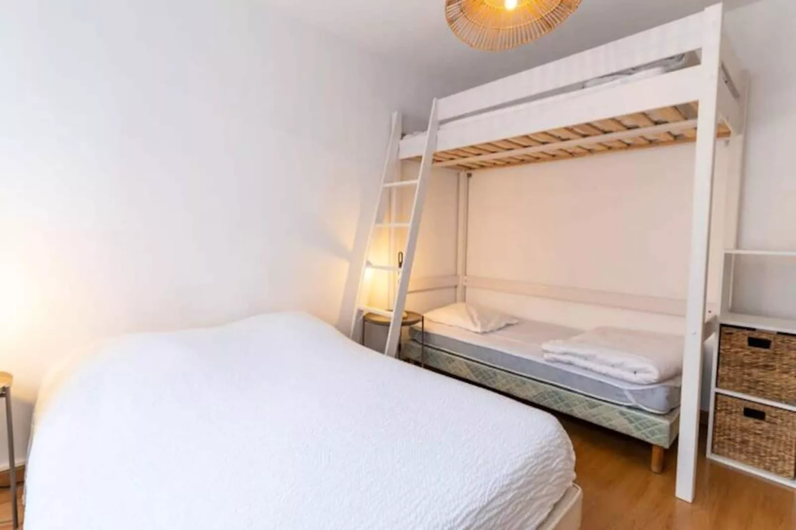 Résidence Agr&eacute;able Appt 3 Pi&egrave;ces 6 Pers Avec Place De Parking Proche Centre Et Mer-Image-tags.