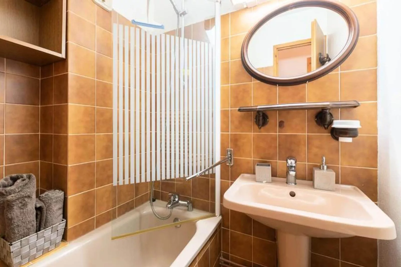 Résidence H.th.ii:bat.8-Badkamer