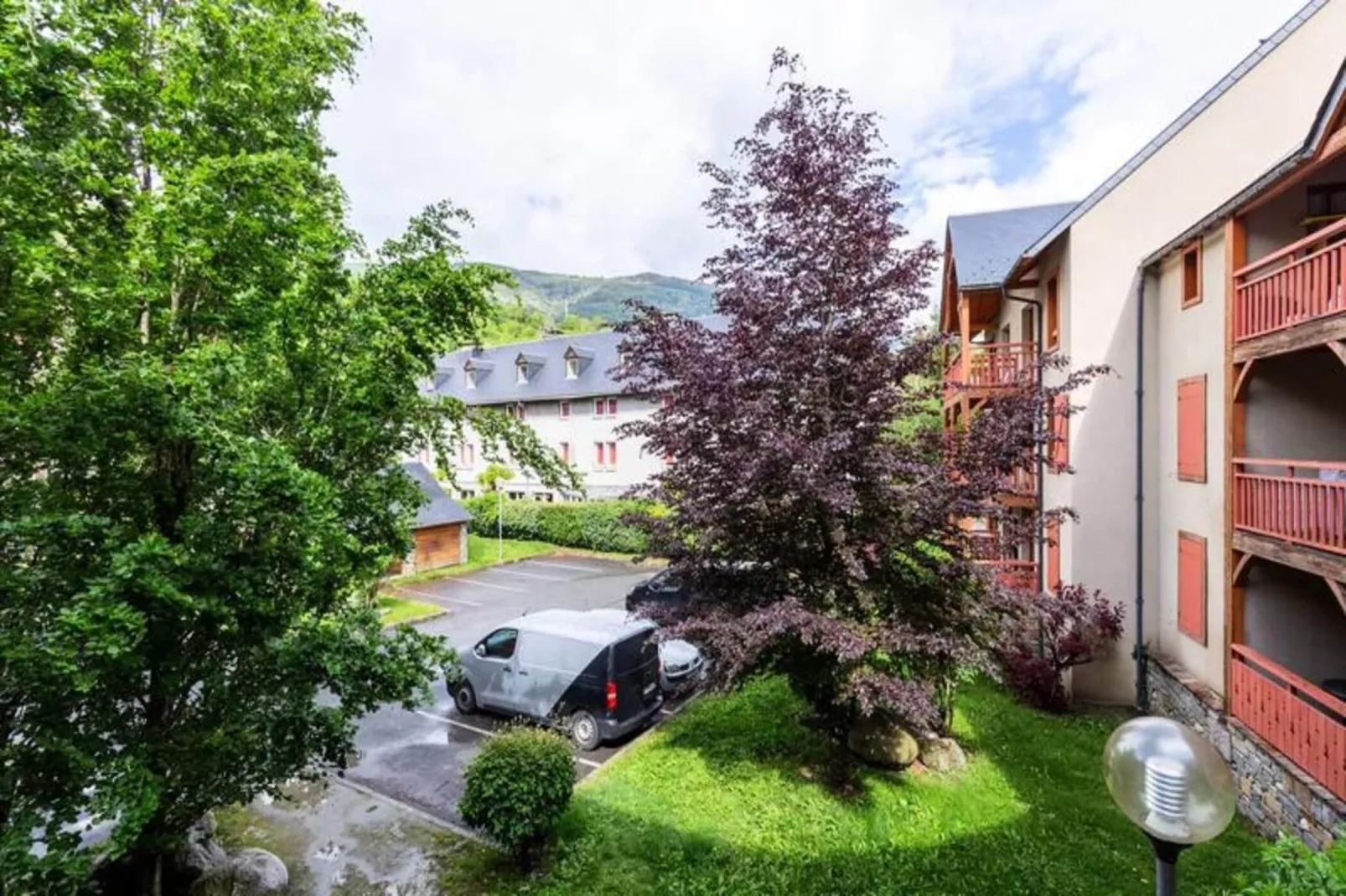 Résidence Cami Real-Buitenkant zomer