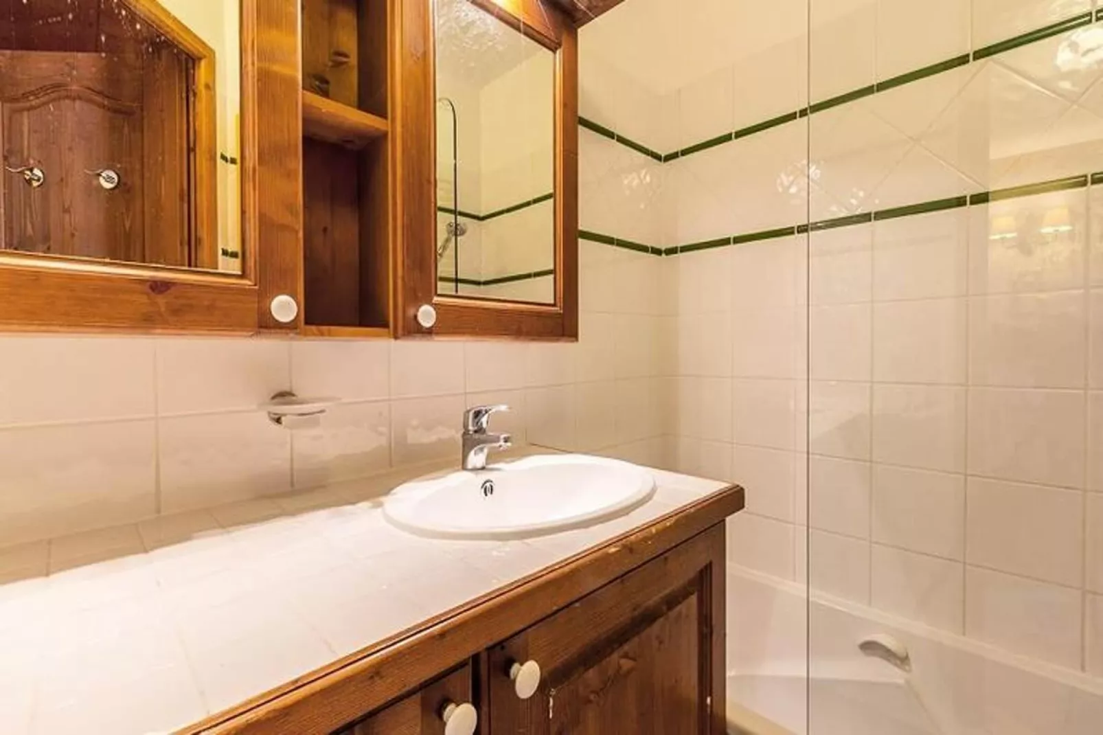 Résidence Les Hauts Bois-Badkamer