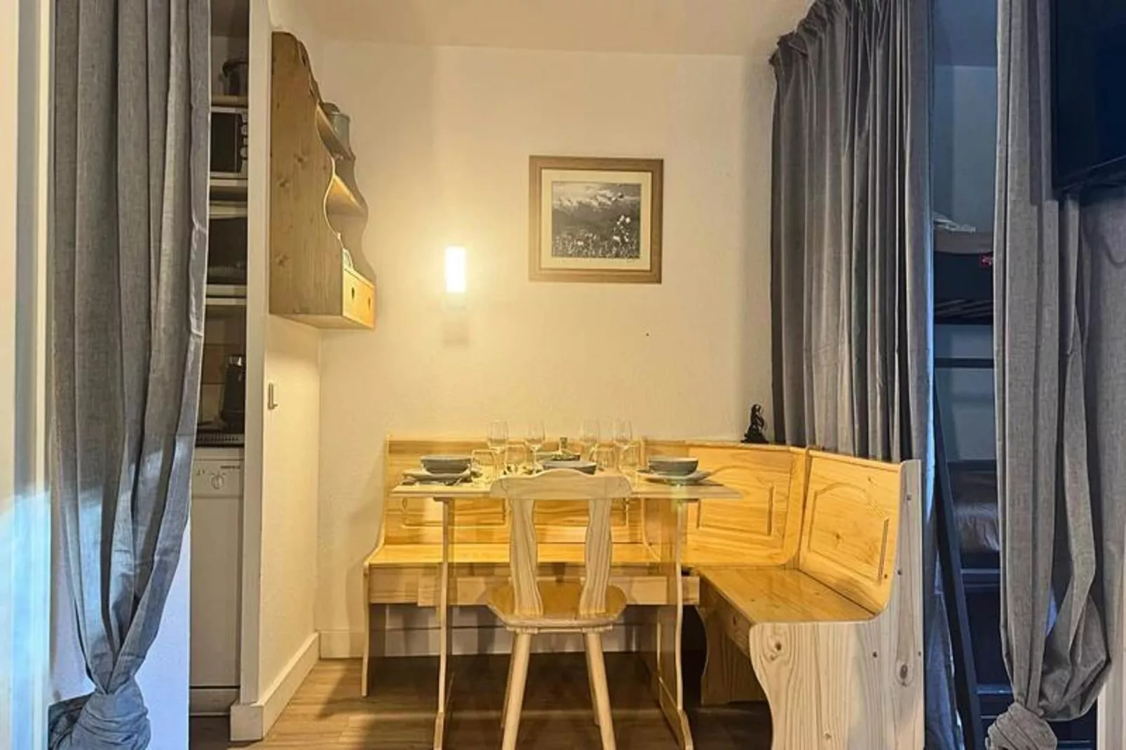 Résidence Camarine-Eetkamer