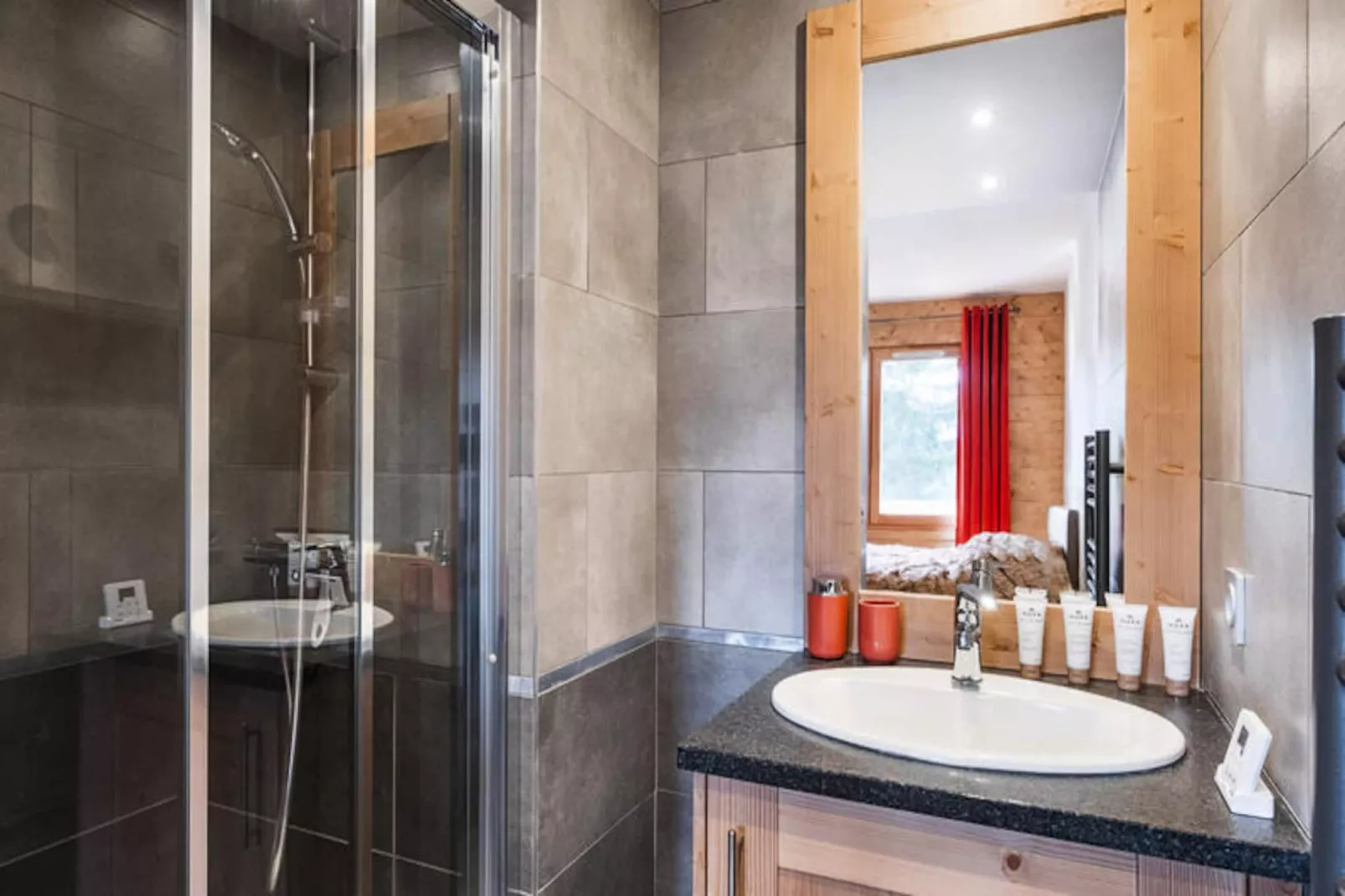 Résidence Akasha-Image-tags.