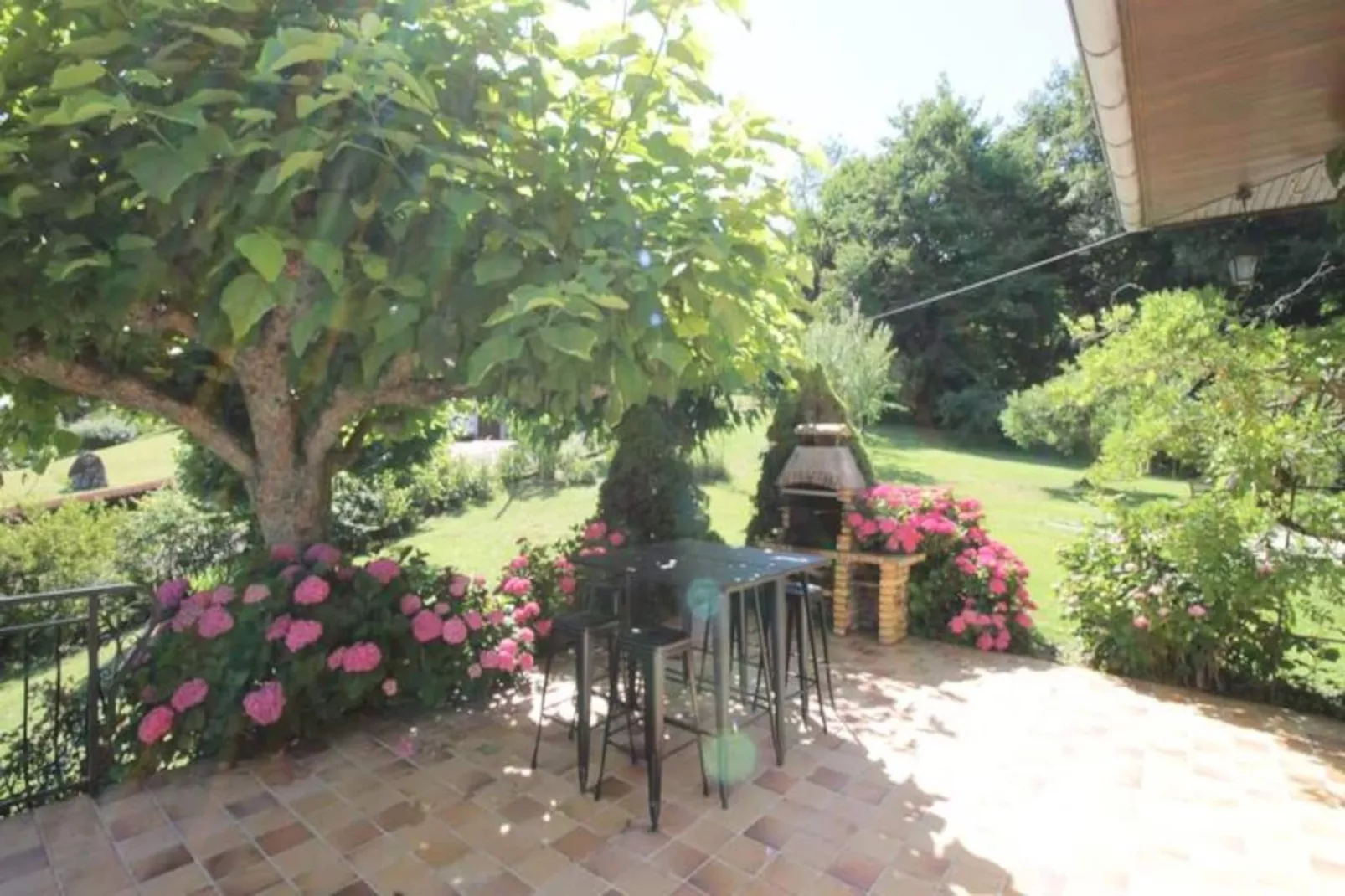 Belle Villa Sur Les Coteaux Du Lac D'aiguebelette!