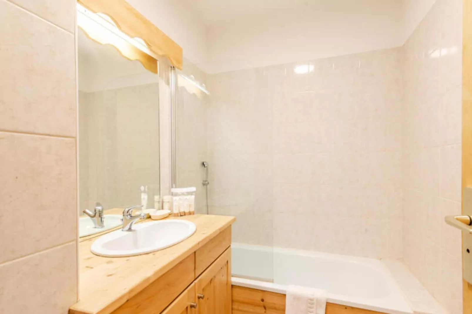 Résidence Les Cordettes-Buitenkant zomer