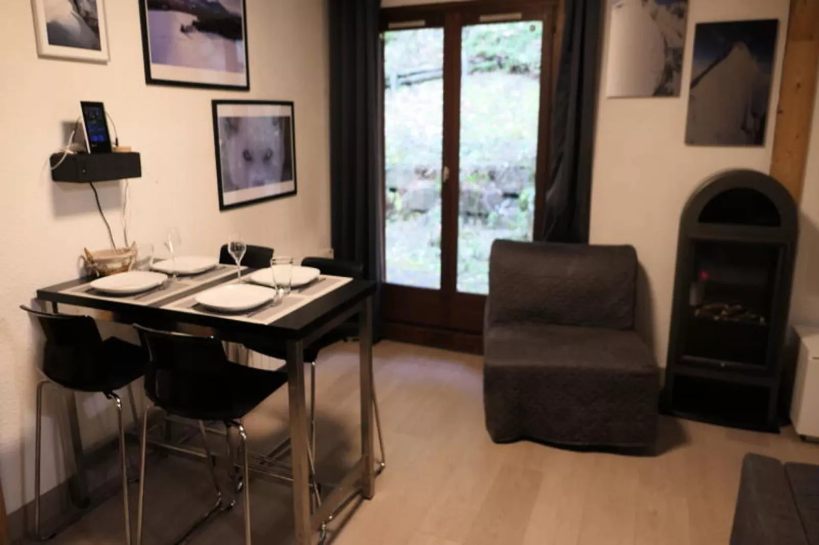 Les Chalet Du Soleil-Eetkamer