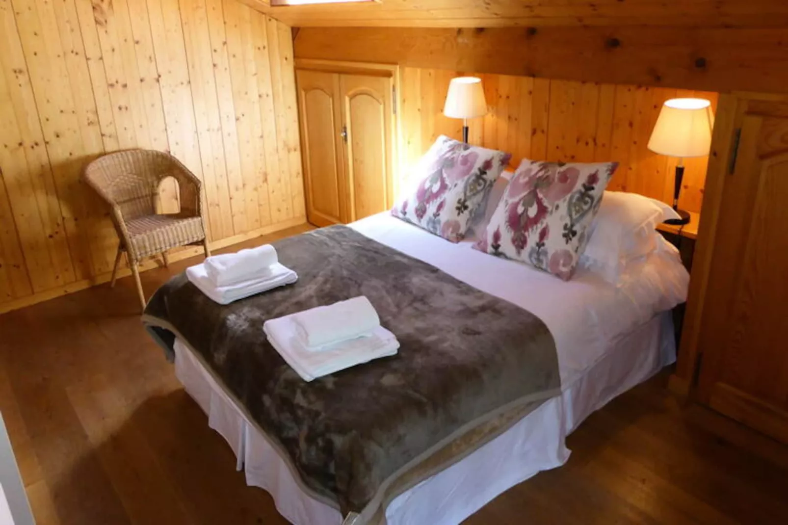 Chalet Buchan-Image-tags.