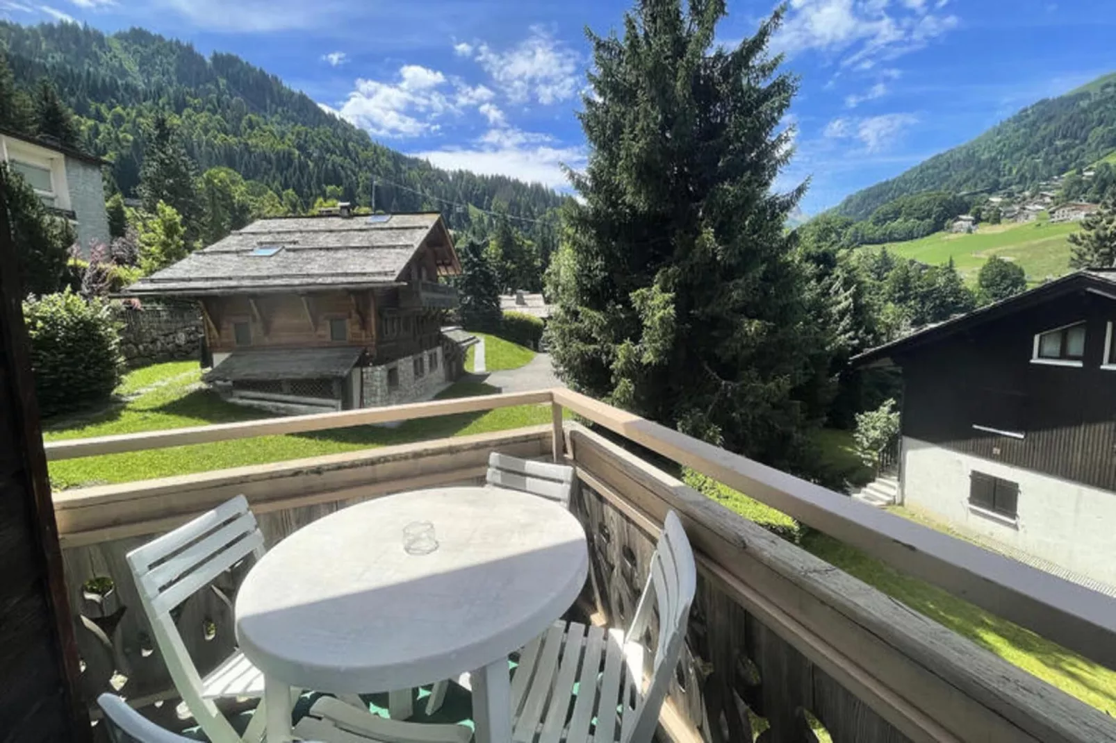 Appartements à La Clusaz-Buitenkant zomer