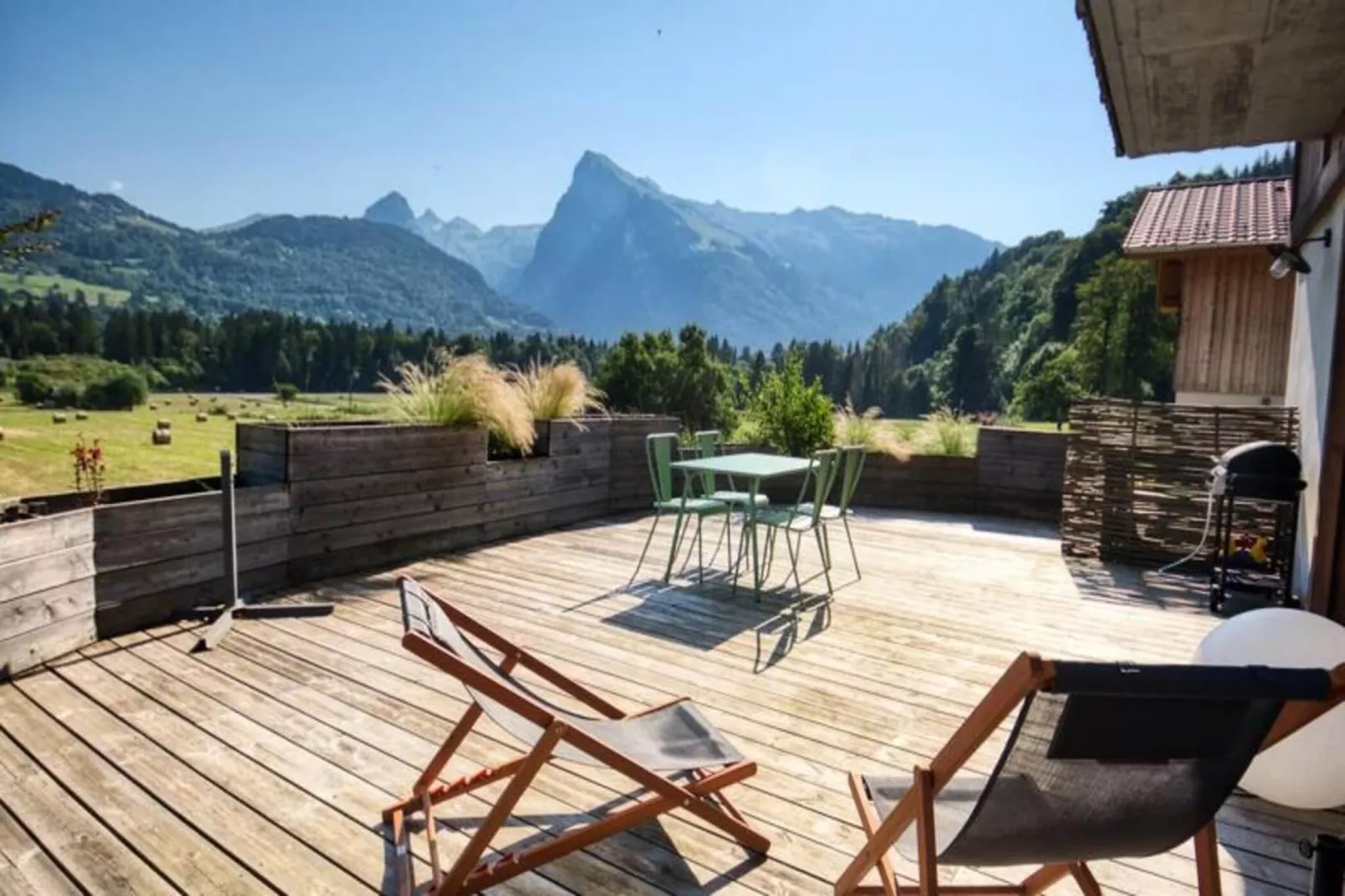 Chalet Le Gaillu - Buitenkant zomer