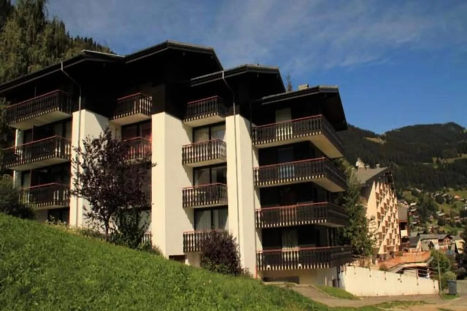 Résidence Le Sylvia-Buitenkant zomer