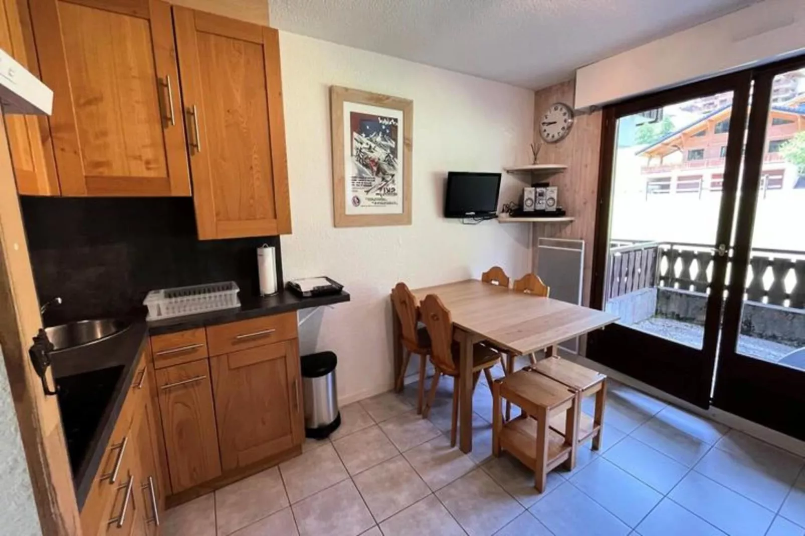 Résidence Le Perce-neige-Buitenkant zomer