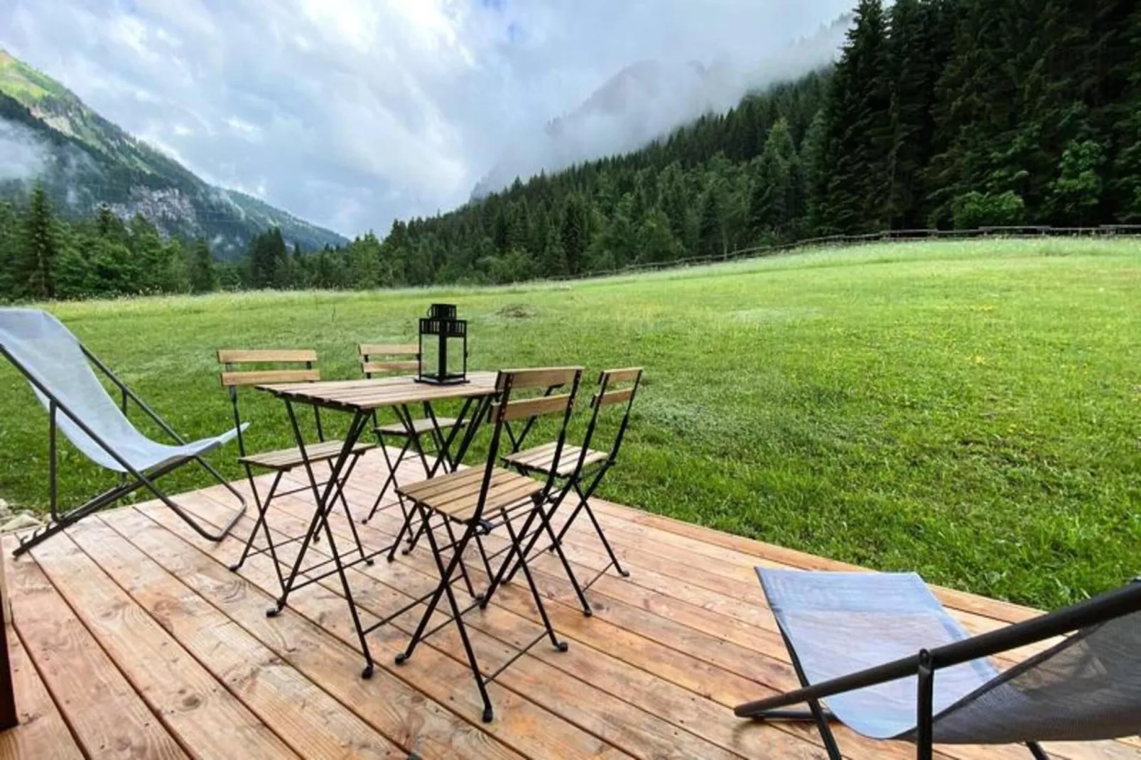 Résidence Les Myrtilles-Tuinen zomer