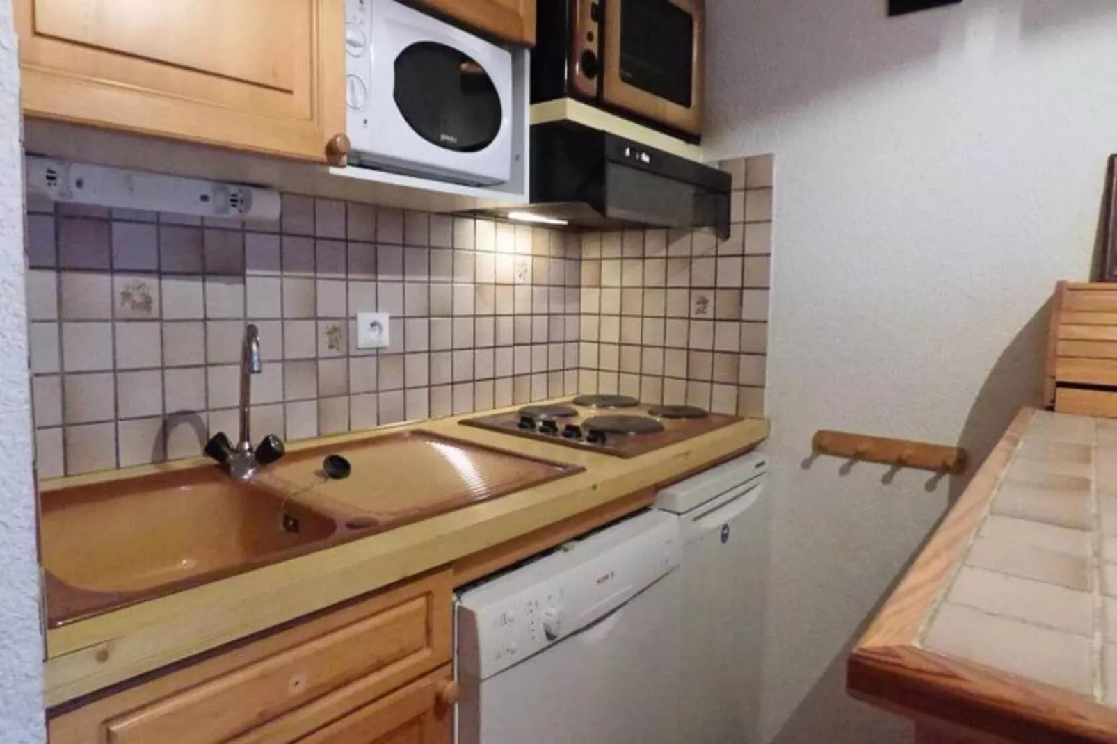 Résidence Cornillon A-Buitenkant zomer