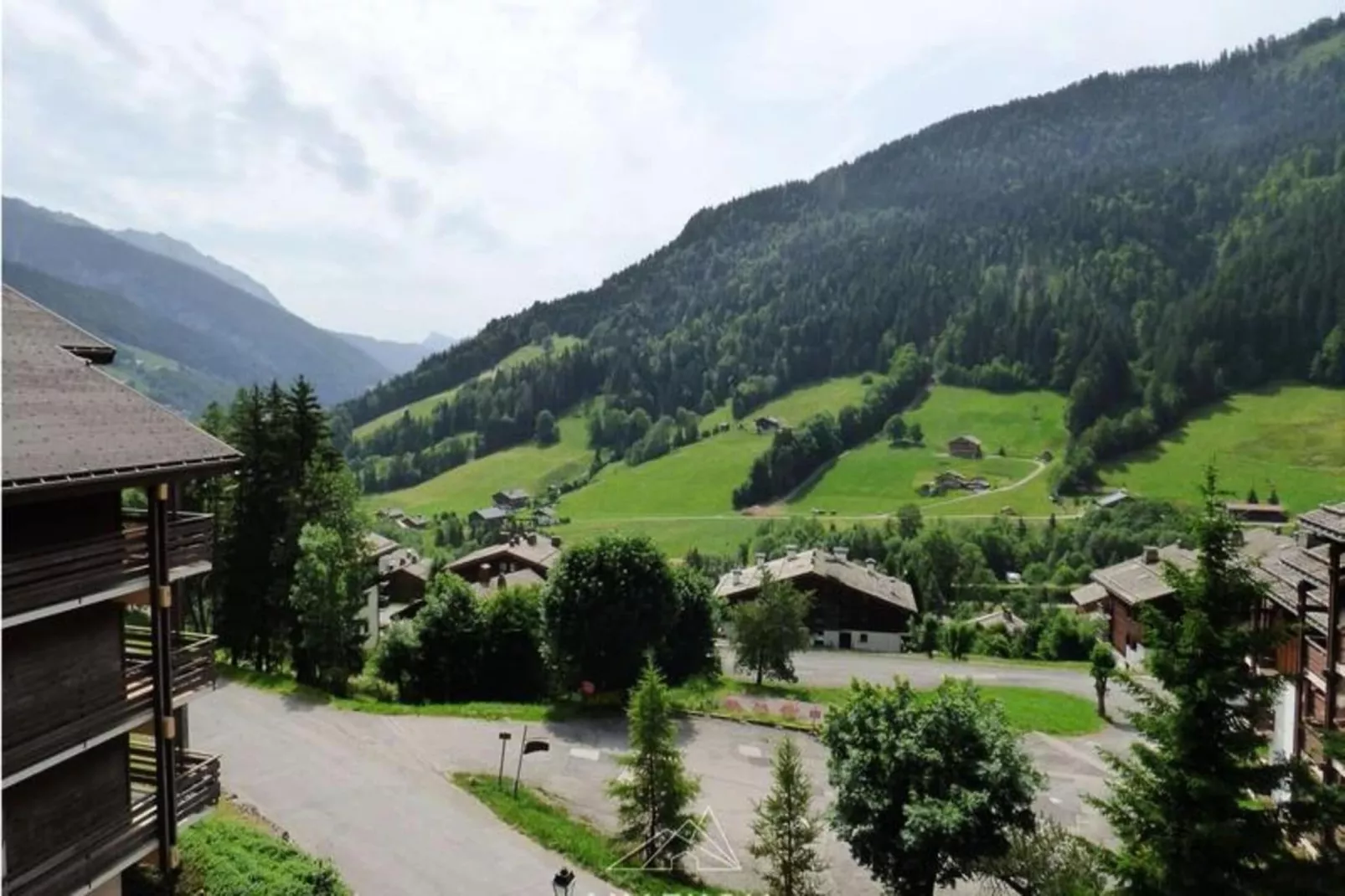 Résidence Millepertuis B-Uitzicht zomer
