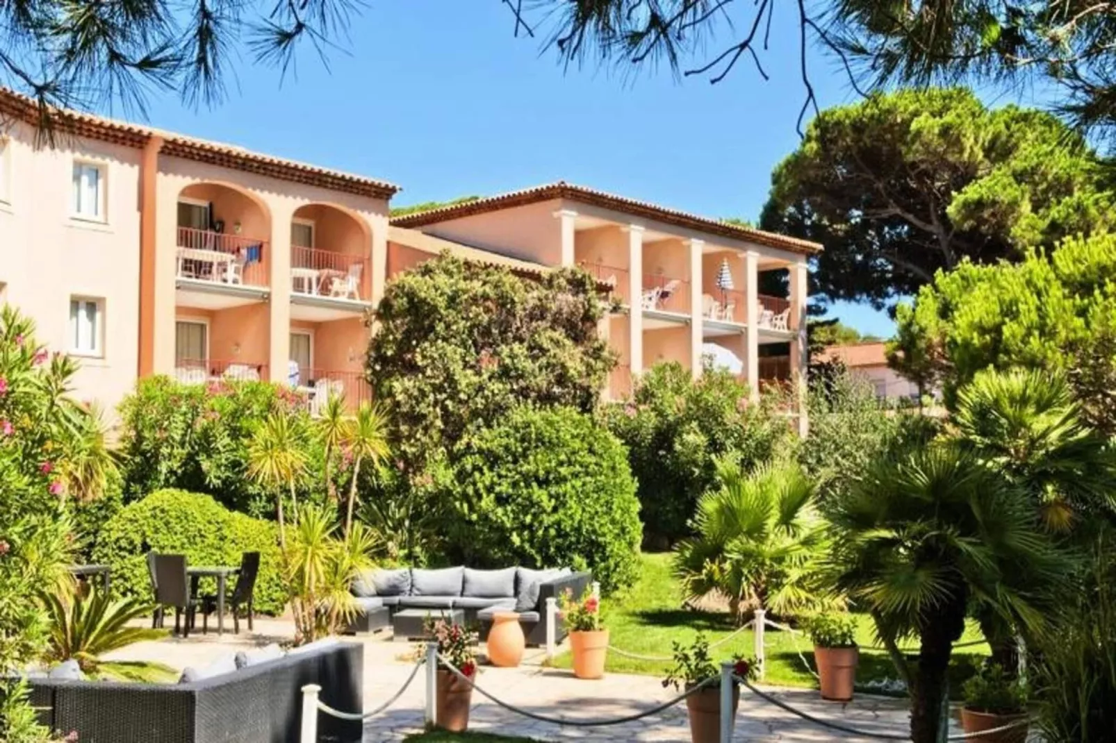 Résidence La Pinède - maeva Home-Buitenkant zomer