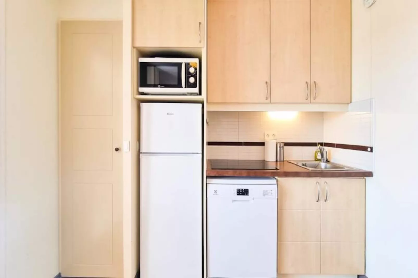 Appartement 6 Pers Vue Mer Pr&egrave;s Des Plages &agrave; Agay-Image-tags.