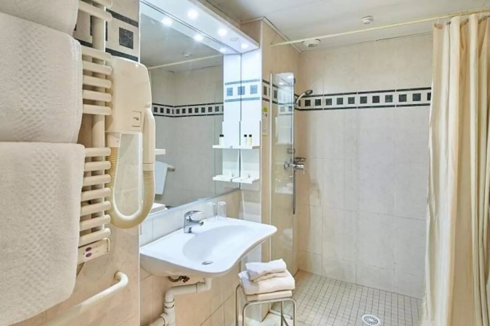 Résidence Le Méditerranée*** - Vacances Bleues-Image-tags.