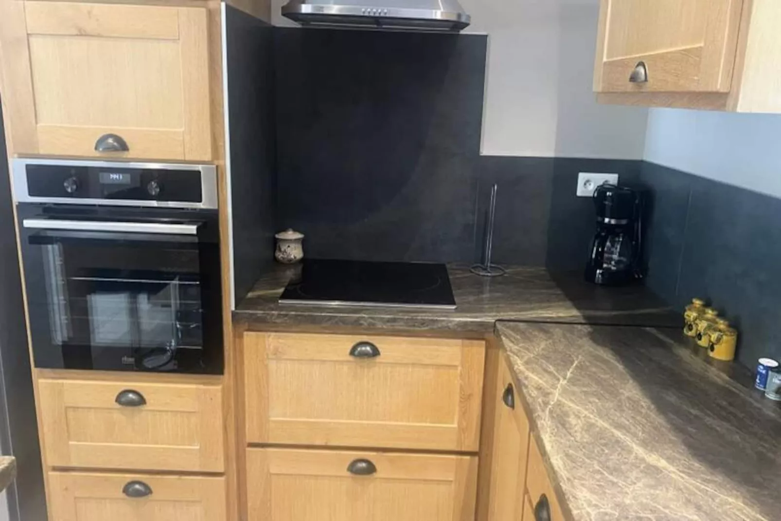 Le Ribbou - Isle-sur-la-sorgue-Image-tags.