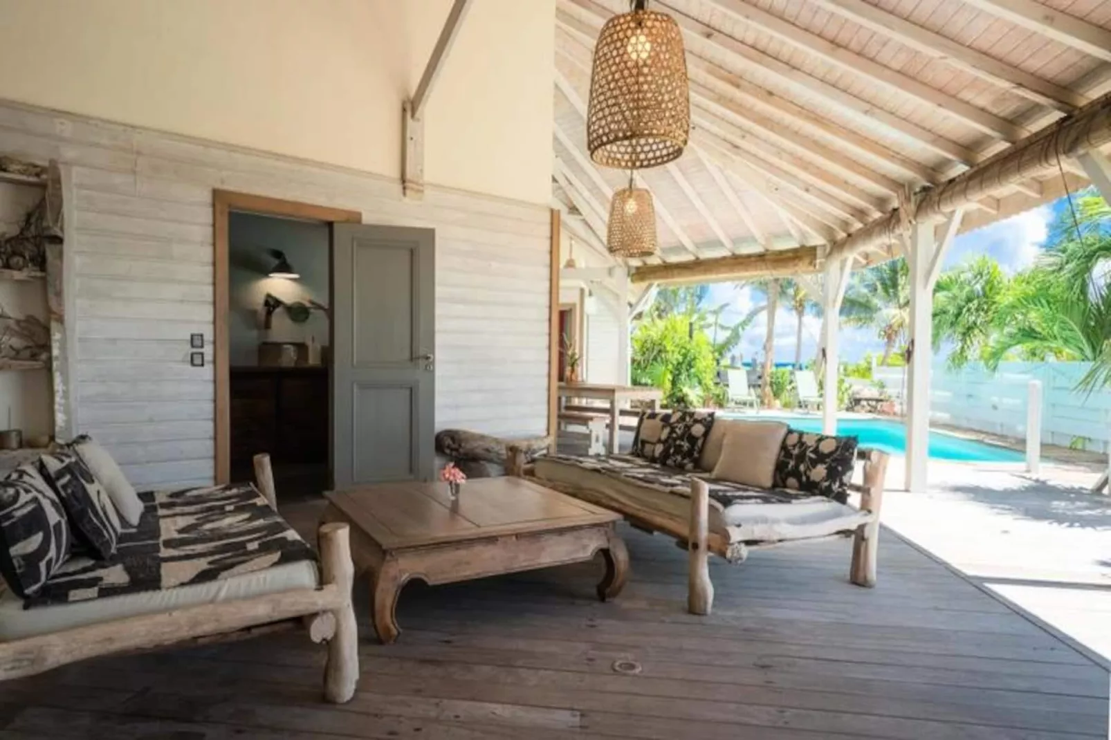 Villa Lakaz-Image-tags.