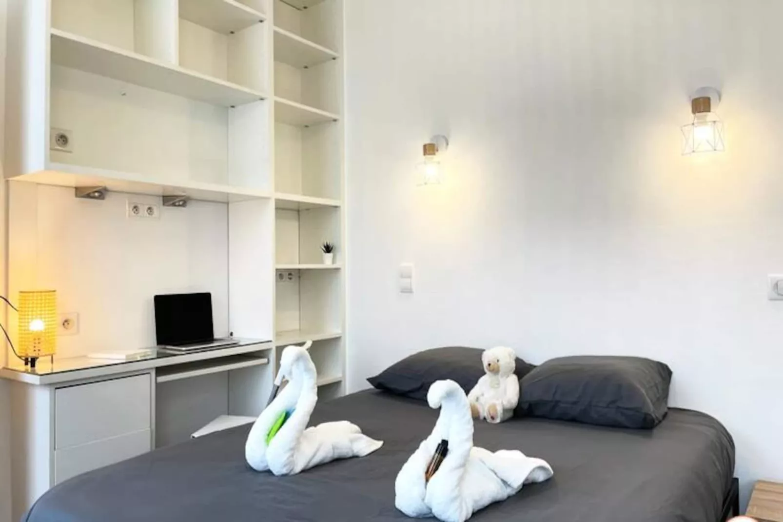 ✨ Le Palais Des Glaces - Hypercentre - Port-Image-tags.