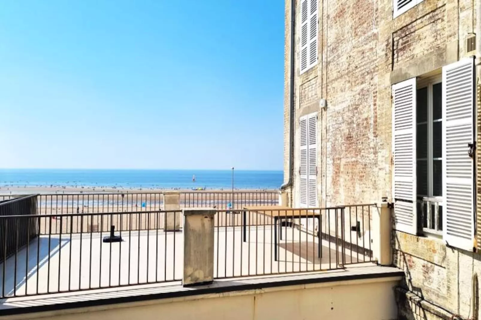 ⛵ Les Petites Roches - Acc&egrave;s Plage Priv&eacute;-Image-tags.