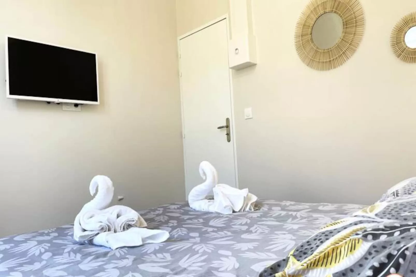 ⚡ Les Petites Normandes - Acc&egrave;s Direct Plage-Image-tags.