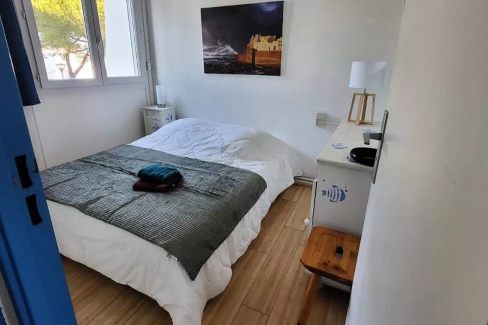 Résidence Marina Lairan Vue Sur L'eau Et Les Bateaux De Port Camargue 2 &eacute;toiles F-Image-tags.