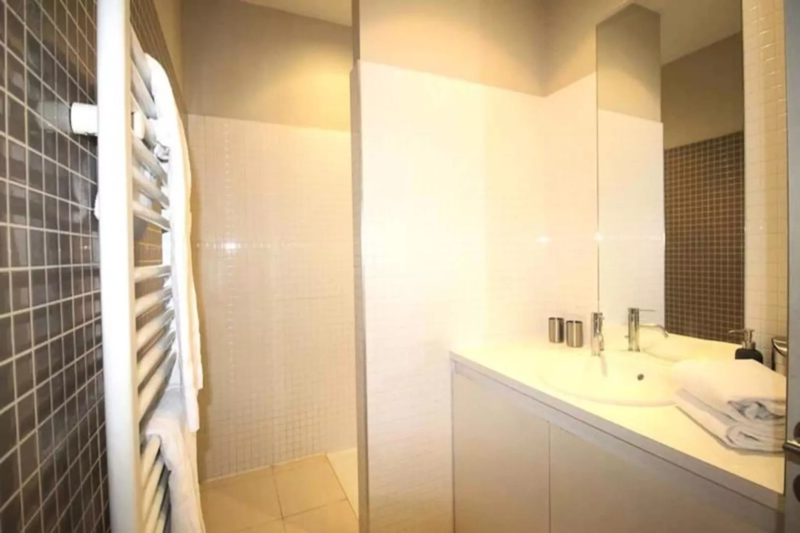 Appartement T3 De Prestige Proche Du Jardin Public De Bordeaux-Badkamer