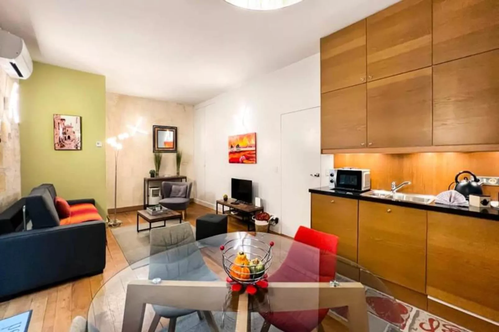 Superbe Appartement &agrave; La Belle Pierre Pour 4 Dans La Rue Des Antiquaires-Buitenkant zomer