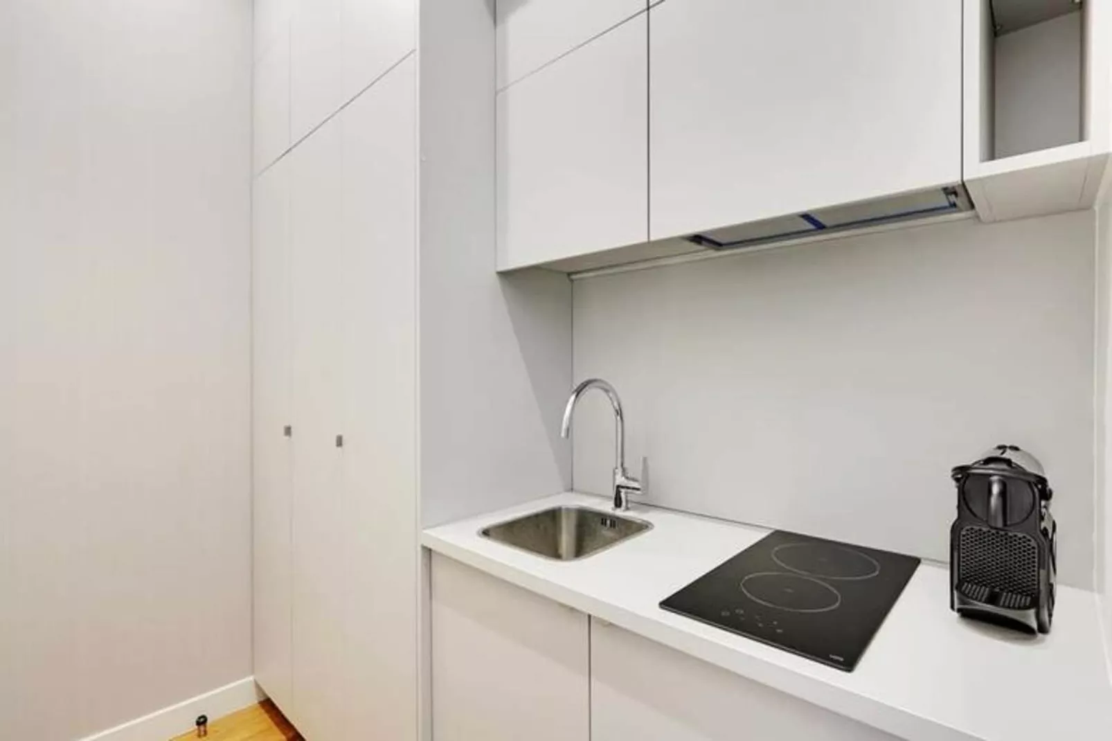 Maison Labruy&egrave;re - Suite Aviau-Buitenkant zomer