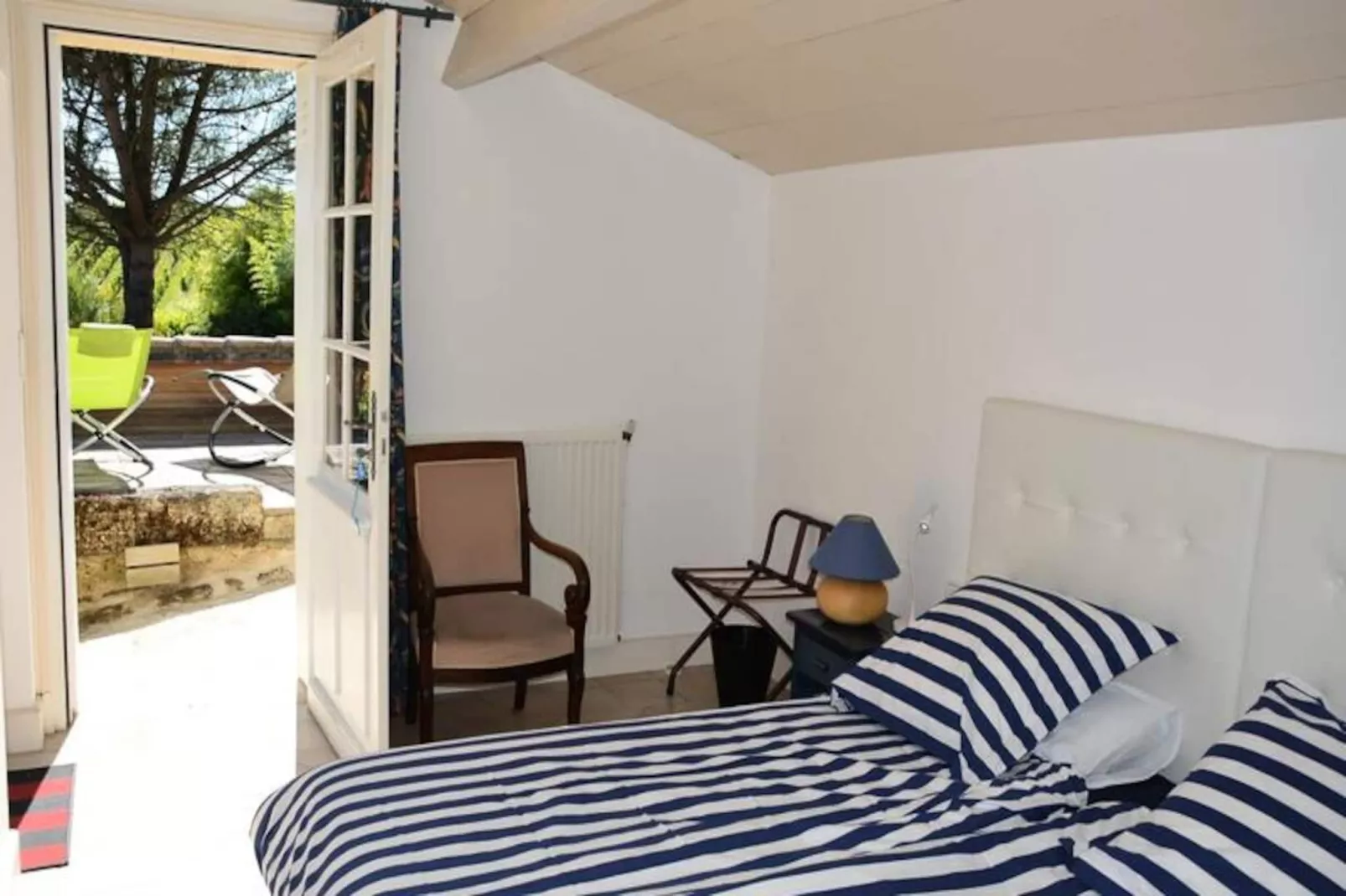 Ch&acirc;teau La Tuili&egrave;re: Villa Avec Piscine Au Milieu De Son Vignoble-Image-tags.