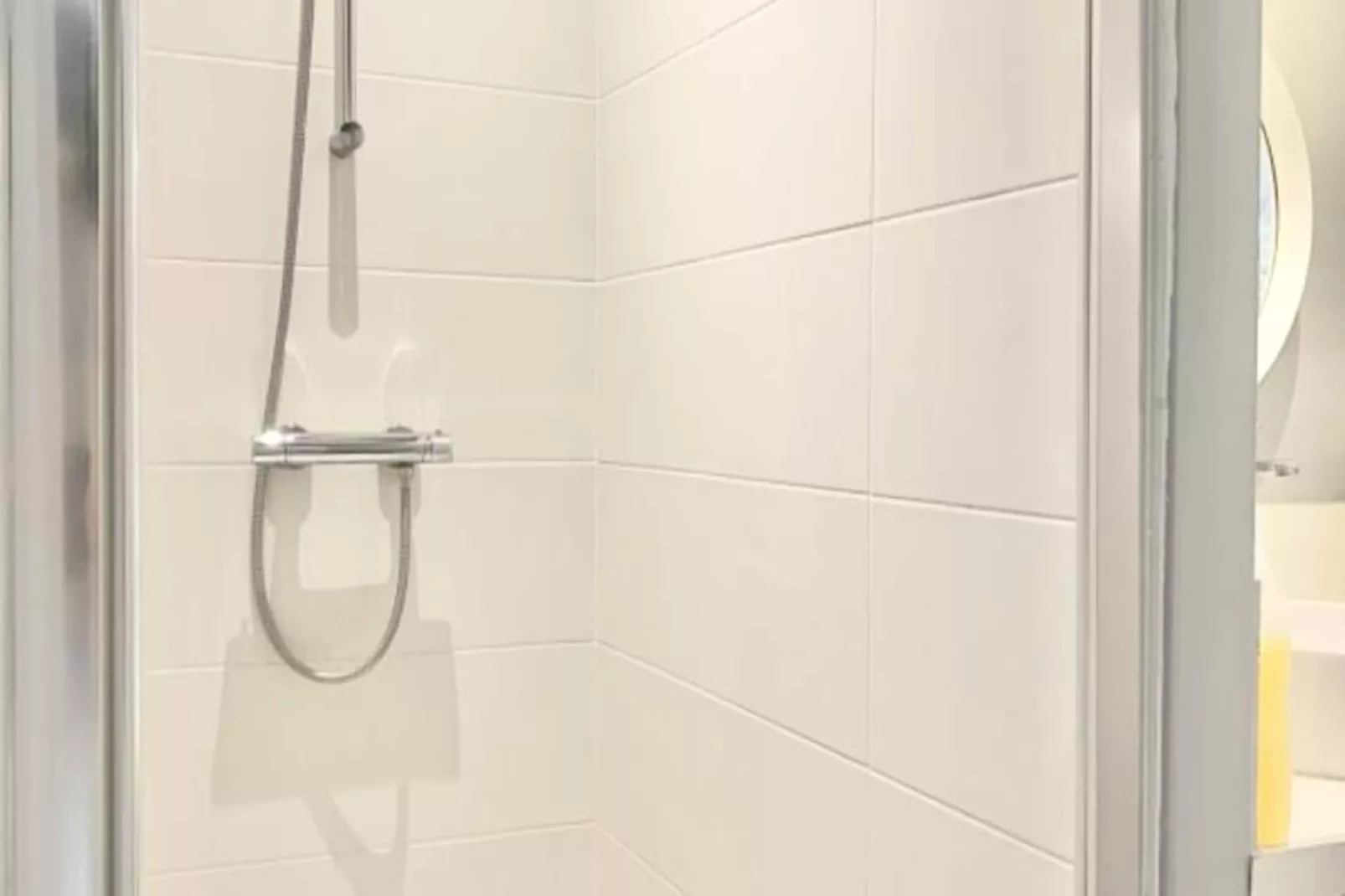 | Petit Paris 💋 | Studio Calme Tout &eacute;quip&eacute;-Badkamer