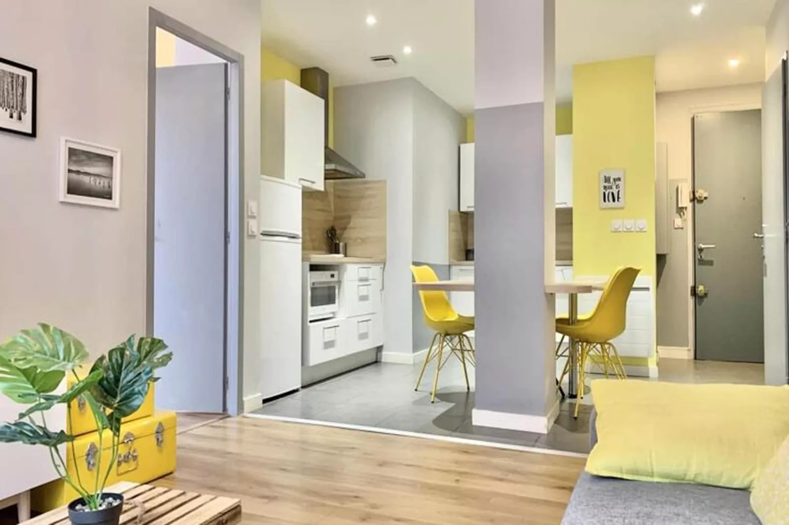 | Hello Sunshine ☀️| T3 6 Couchages| Caserne De Bonne-Woonkamer