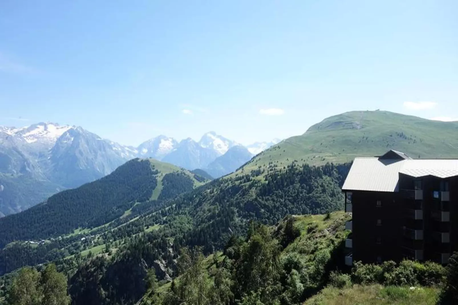 Résidence Solaires-Uitzicht zomer