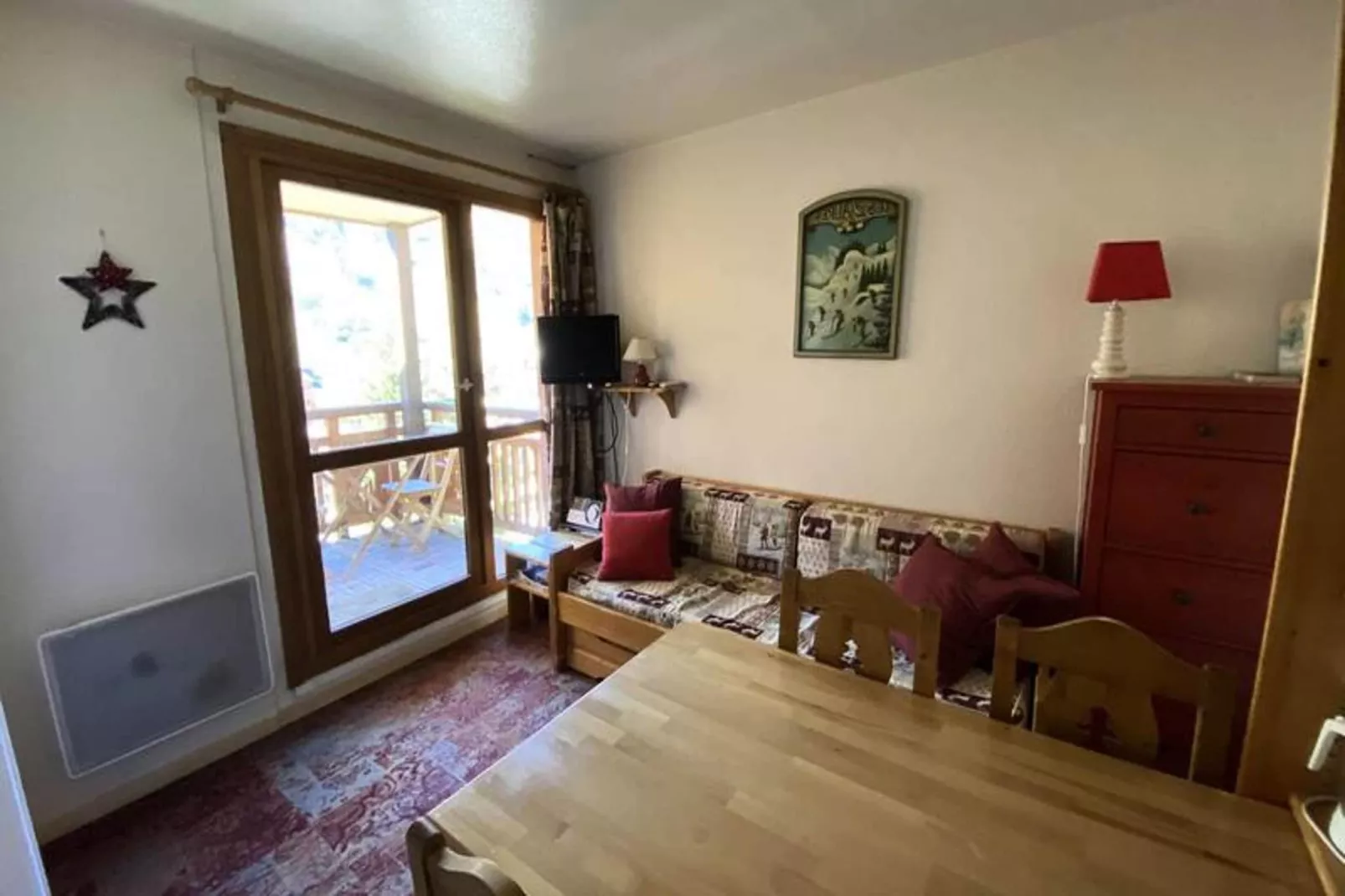 Résidence Pluton-Eetkamer