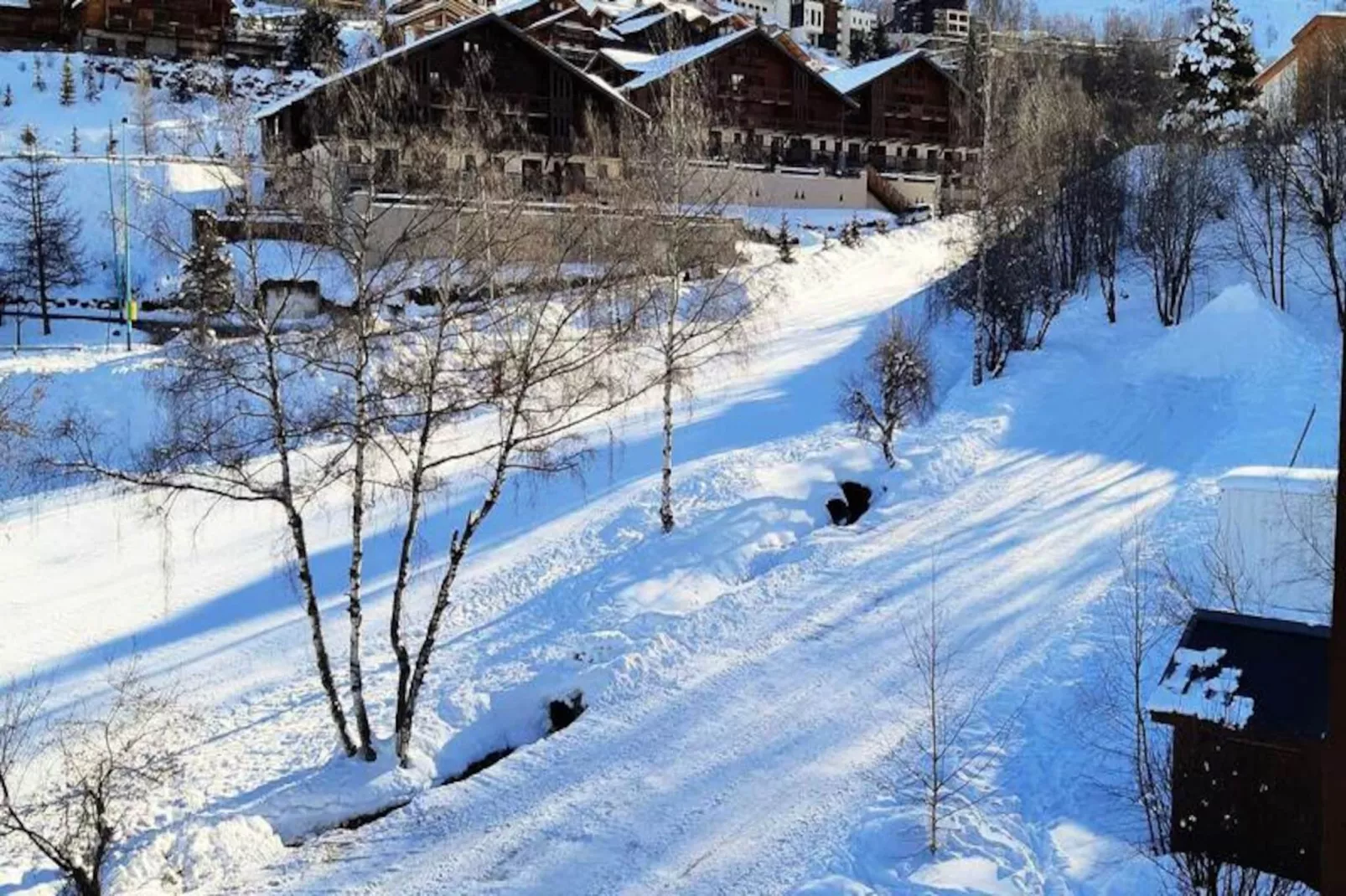 Chalet D'or D-Image-tags.