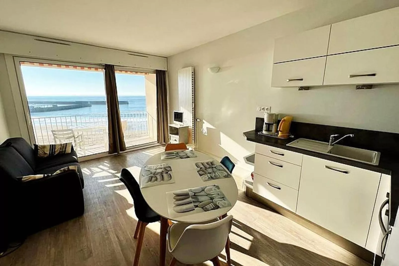 Résidence Dauphins-Eetkamer