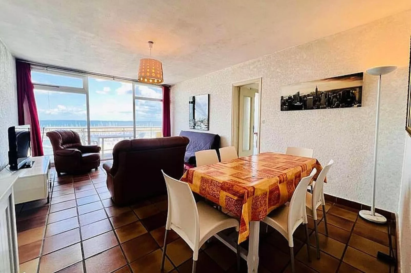 Résidence Le Mane-Eetkamer