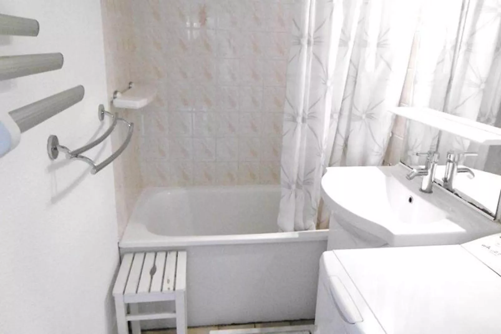 Résidence Duguay Trouin-Badkamer