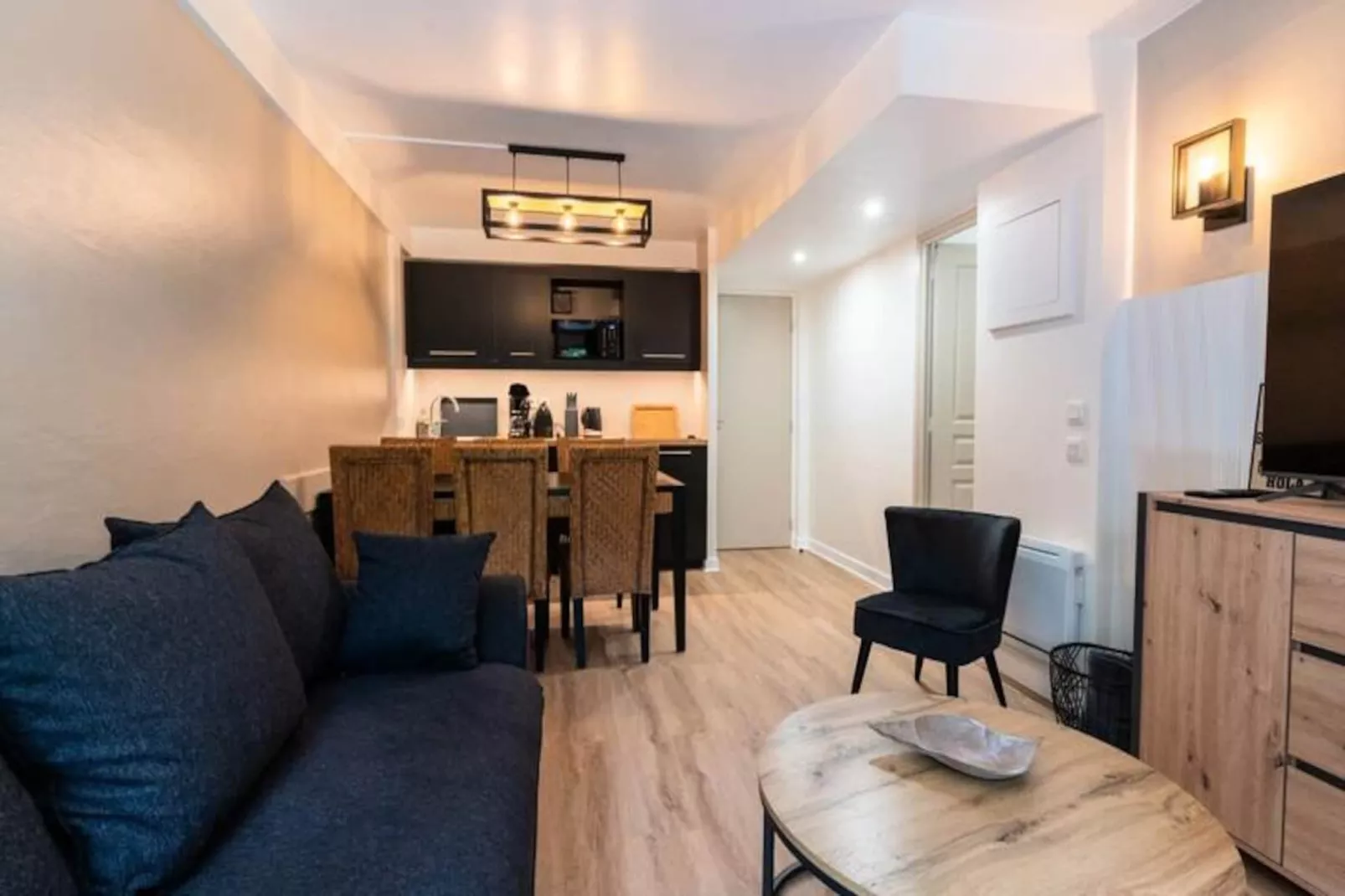 Résidence Tr&egrave;s Bel Appartement R&eacute;nov&eacute; Avec Piscine, Tennis Et Parking Priv&eacute; 09-Image-tags.