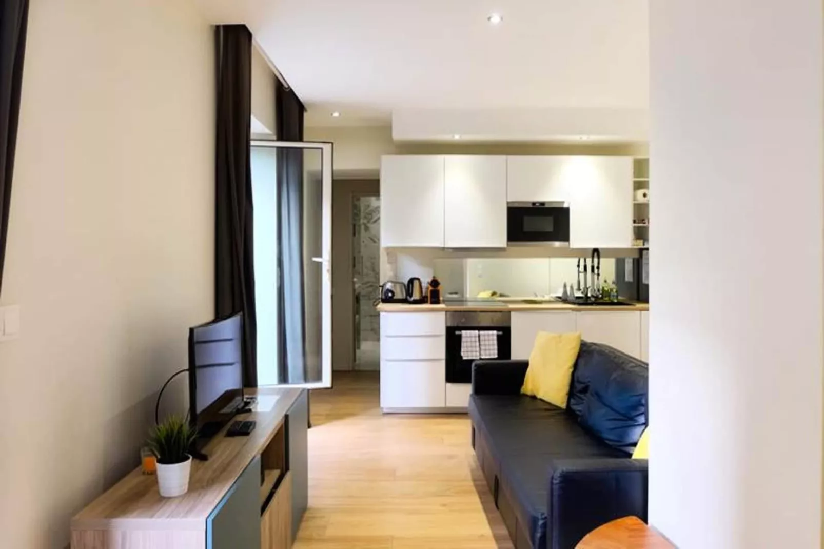 Magnifique T3 Tout Confort Avec Terrasse, Parking Et Vue Oc&eacute;an Pour 5-Woonkamer