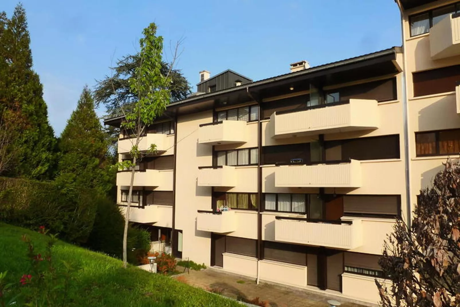 Résidence Saint Christophe-Buitenkant zomer