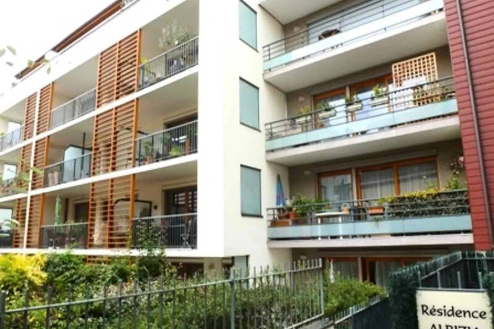 Residence L'albizia-Buitenkant zomer