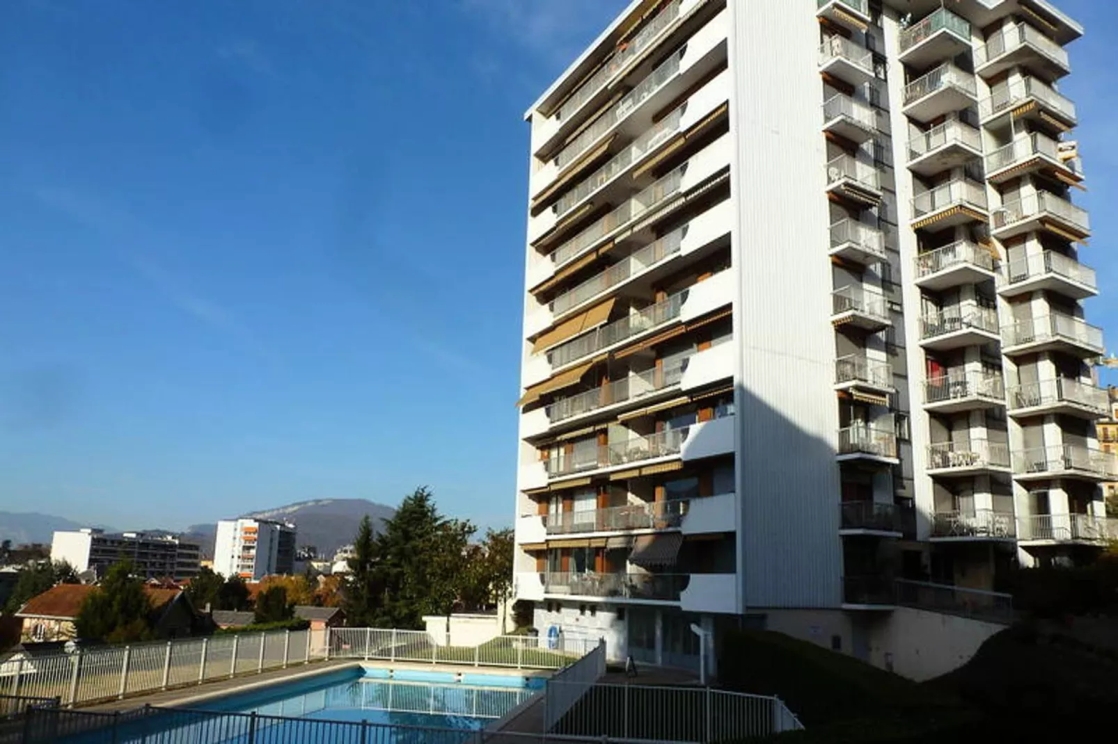 Résidence Montcalm C-Buitenkant zomer