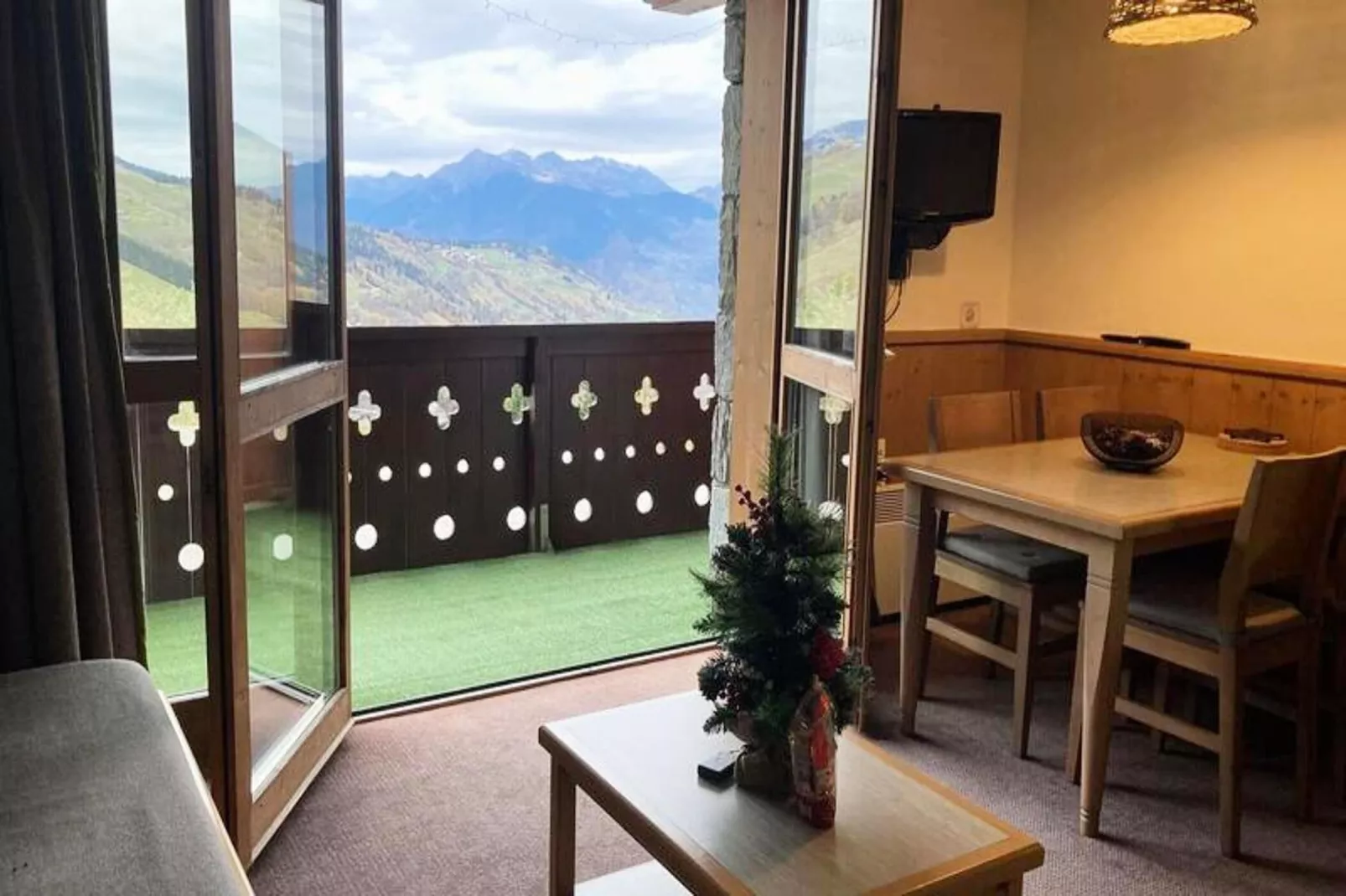 Résidence Valeriane-Uitzicht zomer