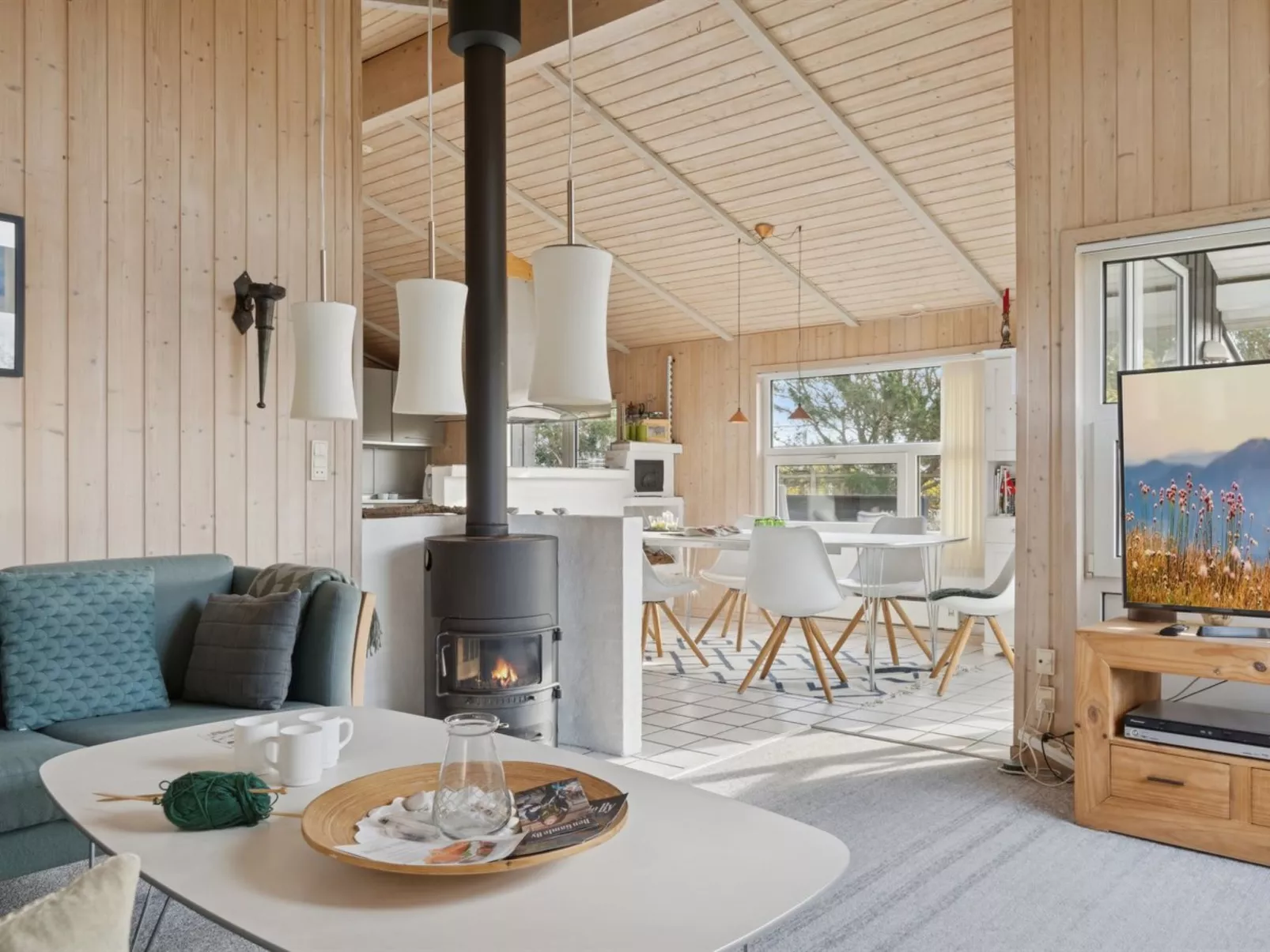 "Yma" - 250m from the sea-Binnen