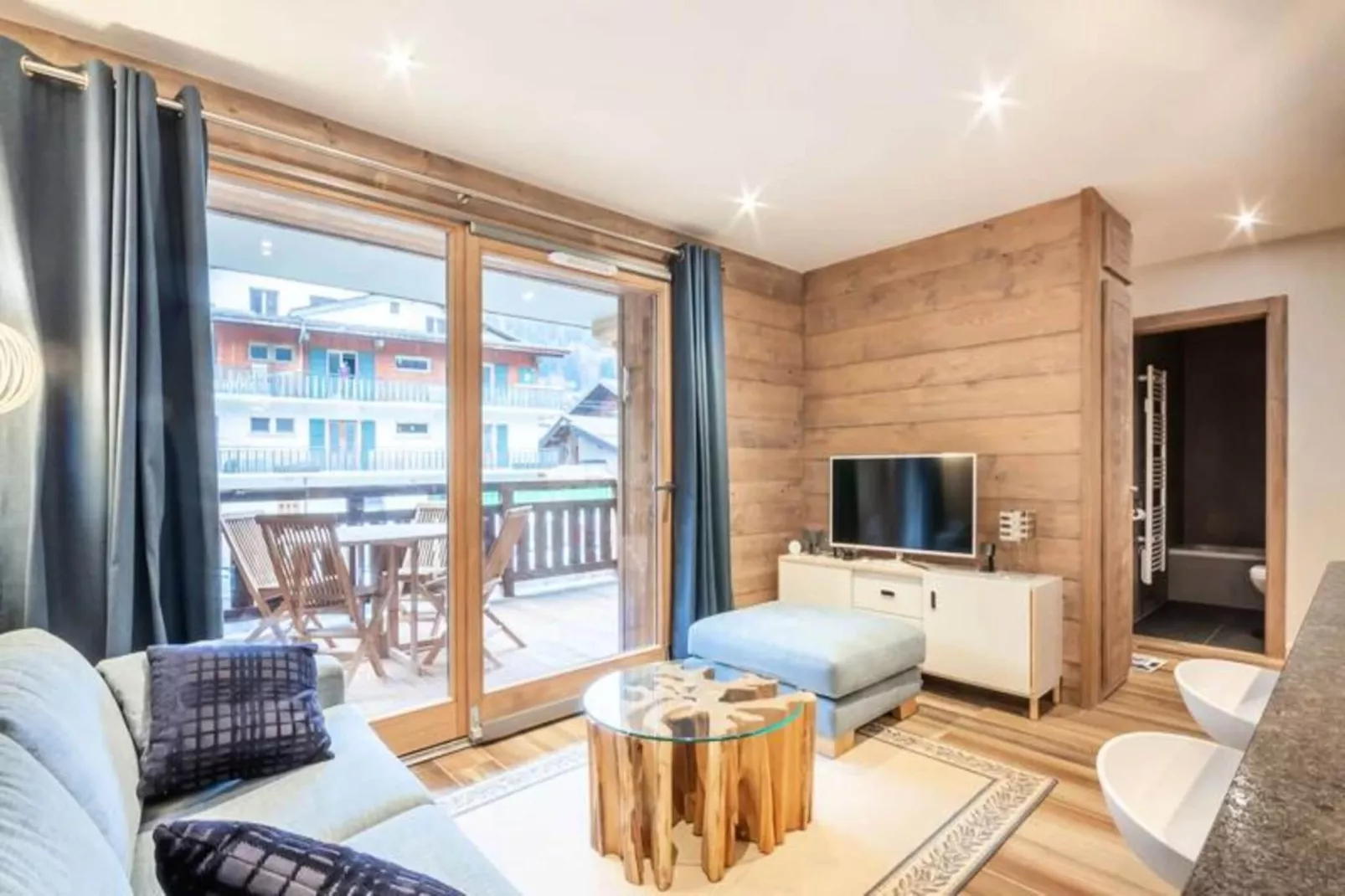 Résidence Le Lapia-Buitenkant zomer